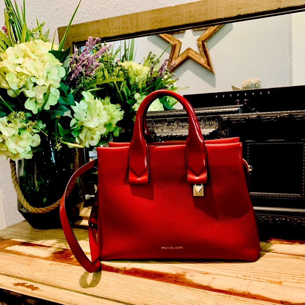 NWOT Michael Kors  rich oxblood red handbag/shoulder bag. Includes orig dust bag